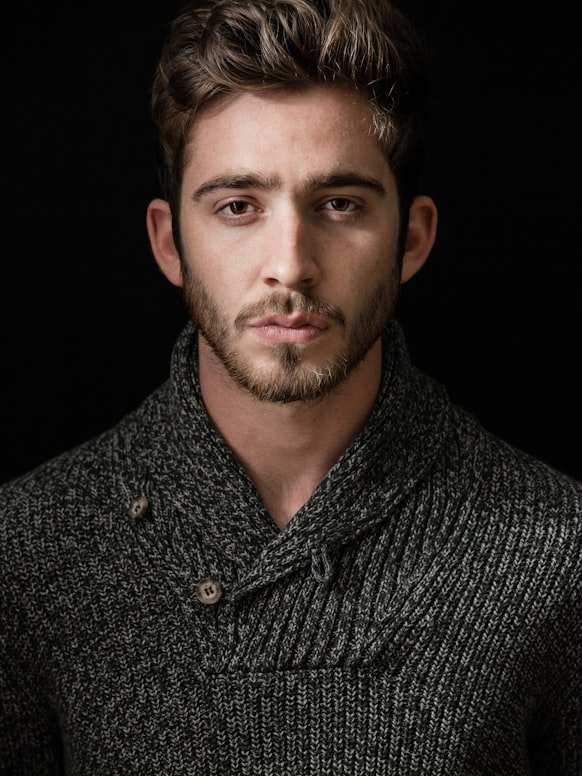 Noir Minimal Triangle Set